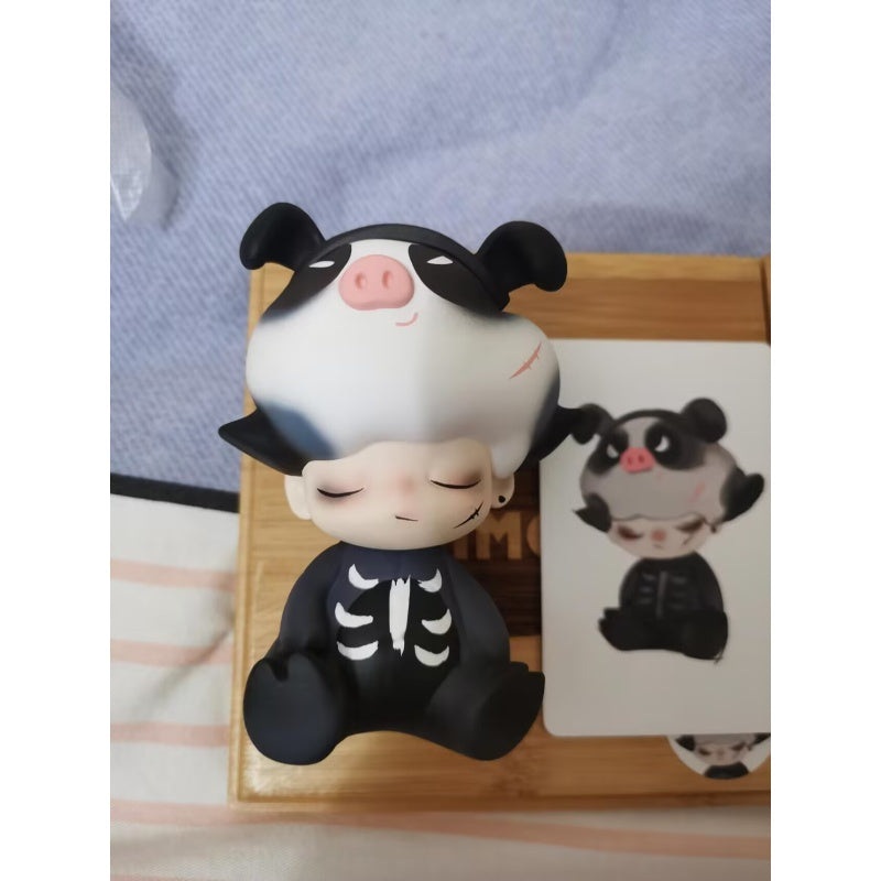 DIMOO Black Piggy Limited Figure
