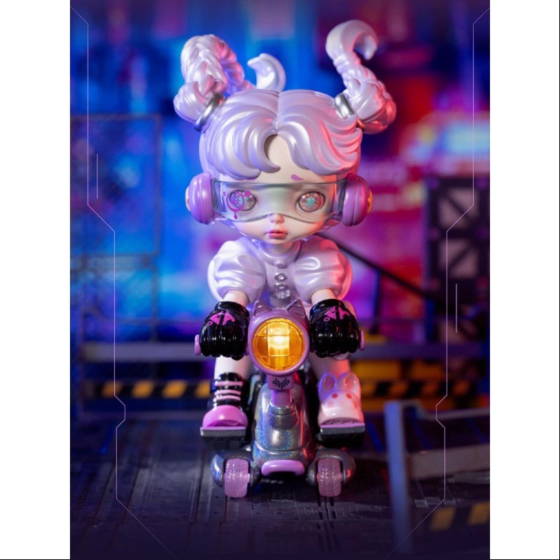 Laura The Electro Girl 200% Figurine ToyCity 2024 Limited