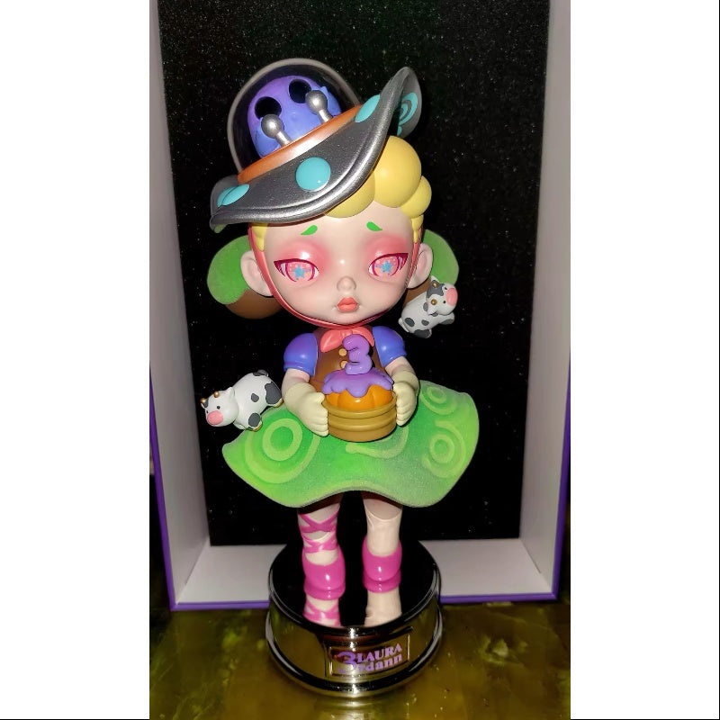 Laura Extraterrestrial Guests 200% Figurine ToyCity 2023 Limited