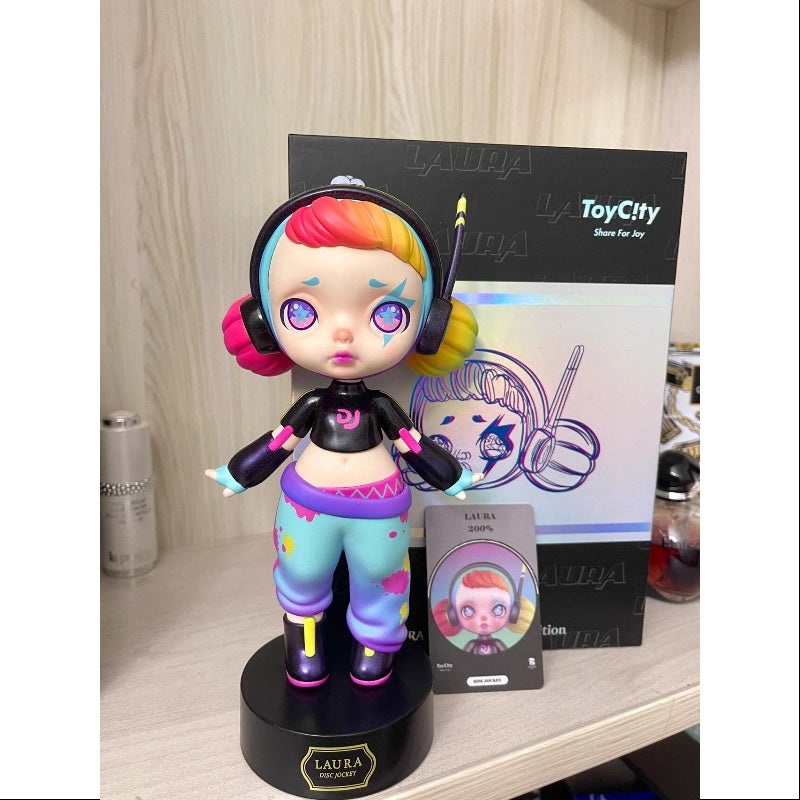 Laura Disc Jockey 200% Figurine ToyCity 2021 Limited Edition
