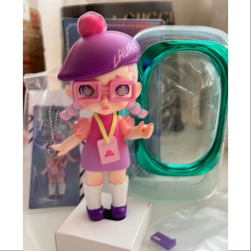 Laura Fashion Trendsetter Space Capsule Series Agent
