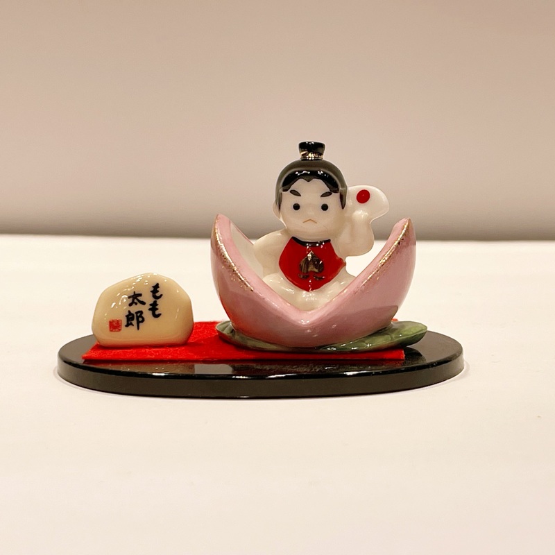 952104-6 Momotaro in peach