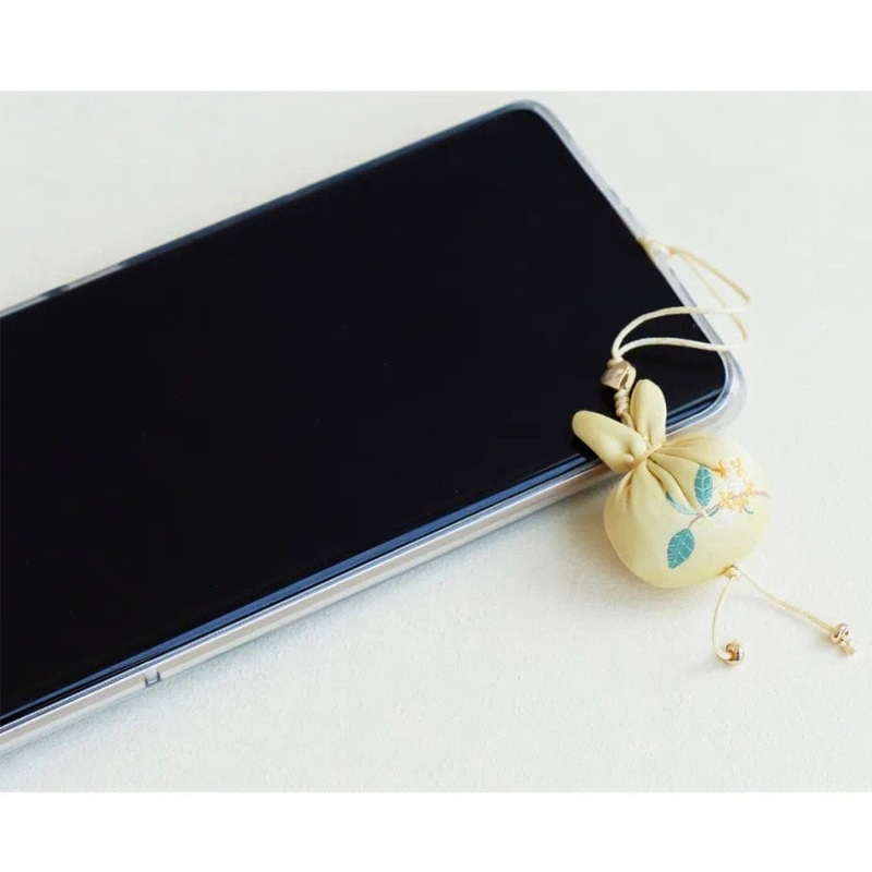Sachet keychain- Yellow Rabbit